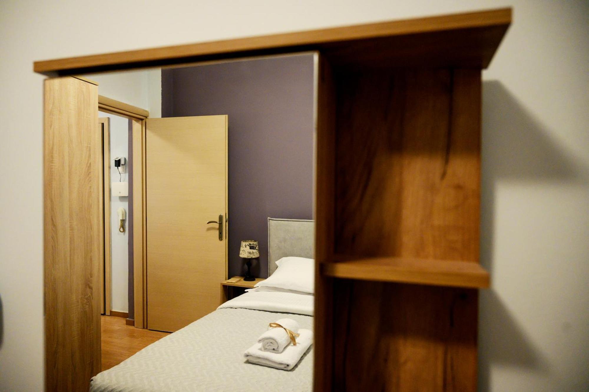 Appartamento Modern Downtown Flat By Golden H&R Salonicco Esterno foto